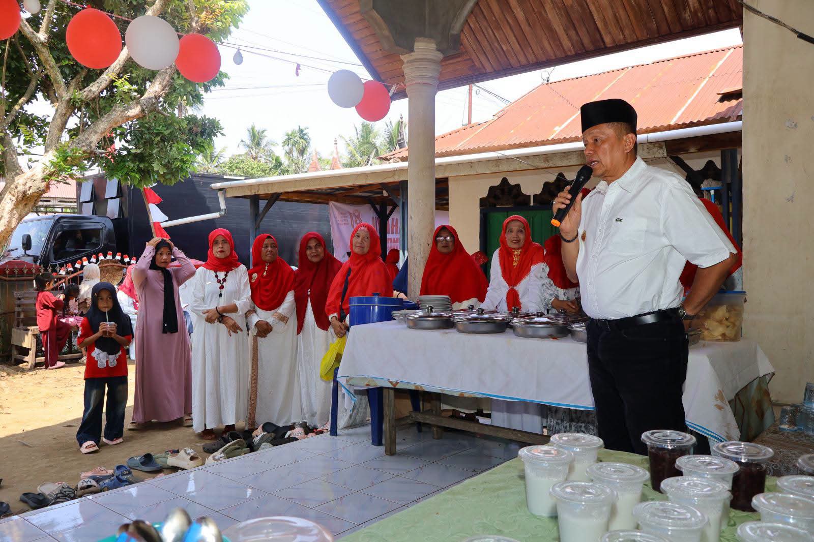 Jumat Berkah Warga Koto Panjang Dalam, 55 Anak Yatim Diajak Makan Bersama