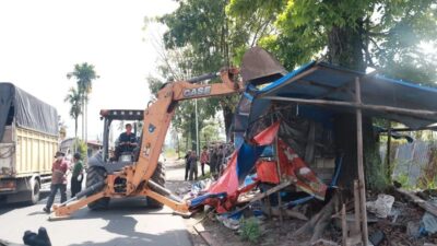 Pemko Payakumbuh Tertibkan Bangunan Tak Sesuai Ketentuan di Batang Agam dan Jalan Imam Bonjol