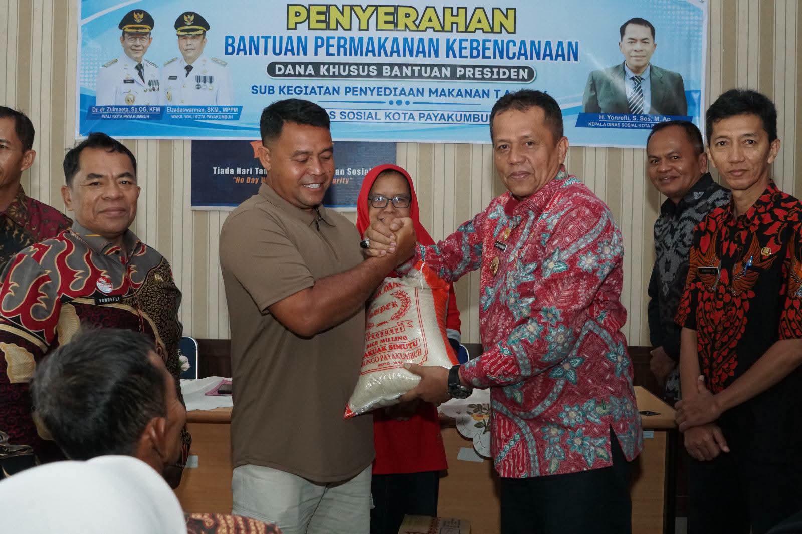 Banpres Disalurkan kepada 30 Warga Payakumbuh Terdampak Bencana dan Gagal Panen