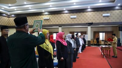 Wali Kota Zulmaeta Lantik 17 ASN, Perkuat Pelayanan Pendidikan, Kesehatan dan Pemerintahan