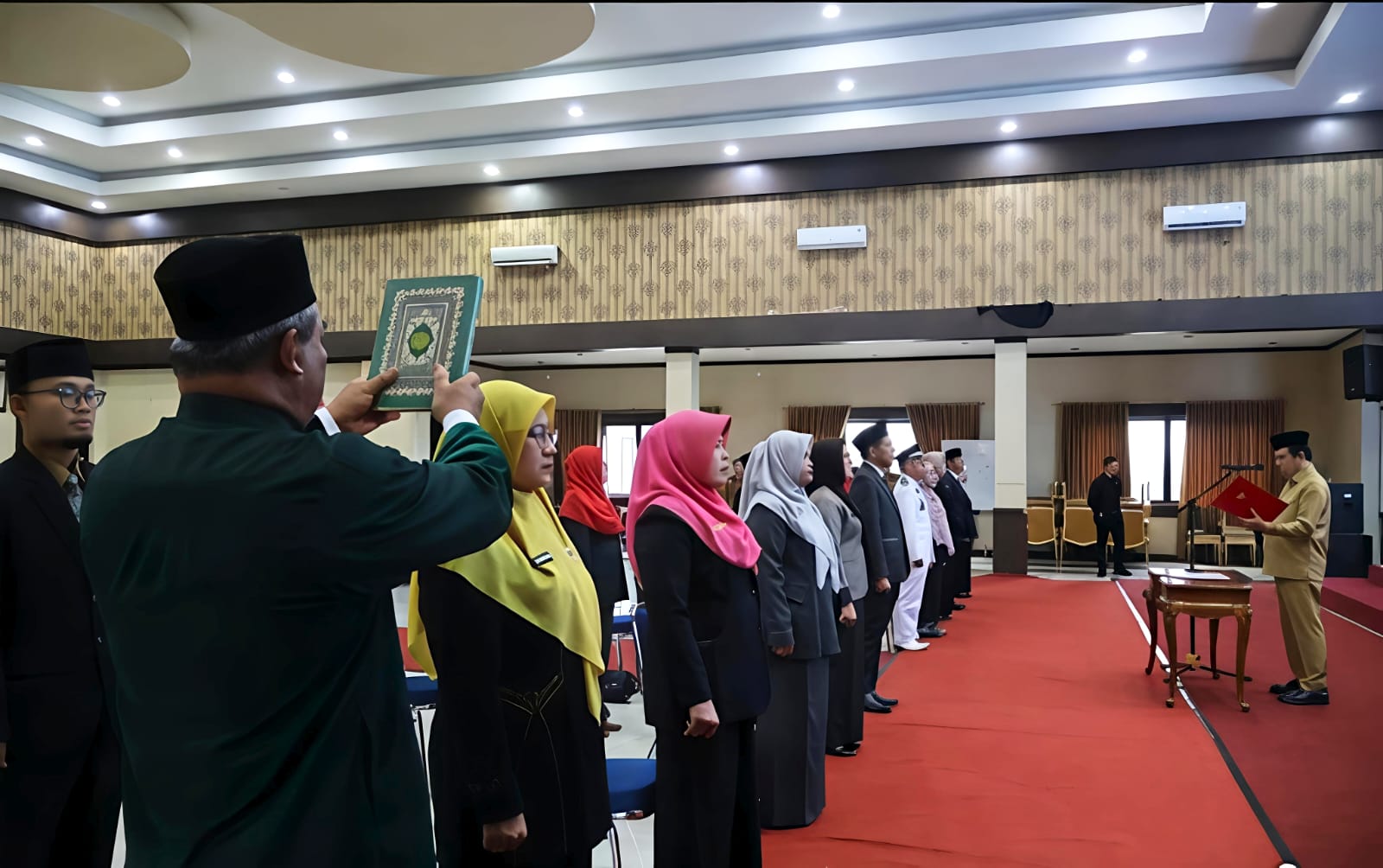 Wali Kota Zulmaeta Lantik 17 ASN, Perkuat Pelayanan Pendidikan, Kesehatan dan Pemerintahan