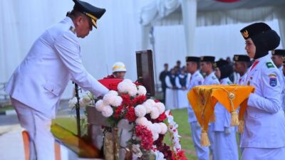 Upacara Penurunan Sang Merah Putih di Payakumbuh, Wawako Elzadaswarman Ajak Rawat Persatuan