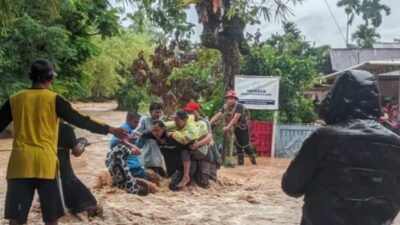 Sumatera Barat dikepung banjir akibat intensitas hujan yang cukup tinggi dari siang sampai sore hari, Senin (3/8/2026). (ist)