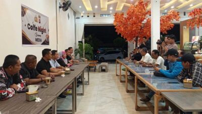Polres Kapuas laksanakan Coffee Night dengan wartawan.