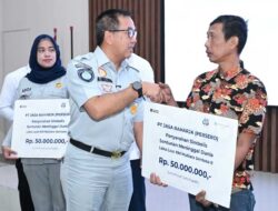 Jasa Raharja Serahkan Santunan kepada Ahli Waris Korban Kebakaran KM Mutiara Sentosa II