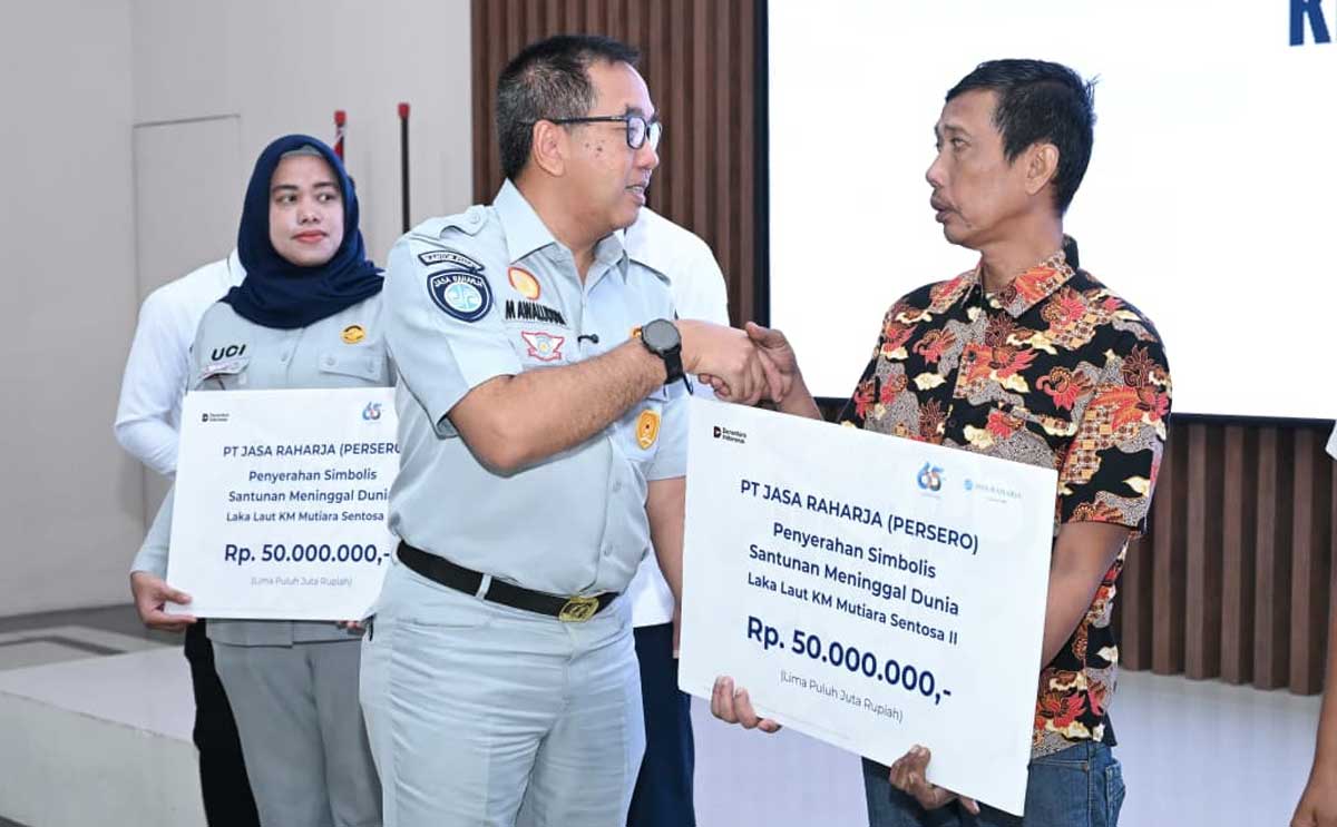 Jasa Raharja Serahkan Santunan kepada Ahli Waris Korban Kebakaran KM Mutiara Sentosa II
