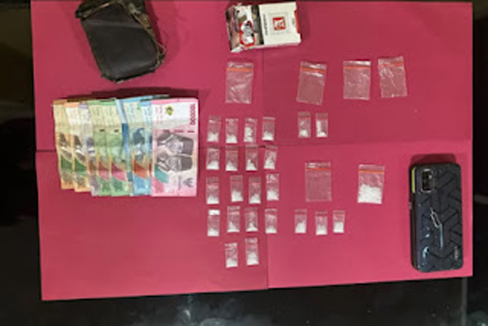 Barang bukti saat diamankan Tim Polres Pessel.