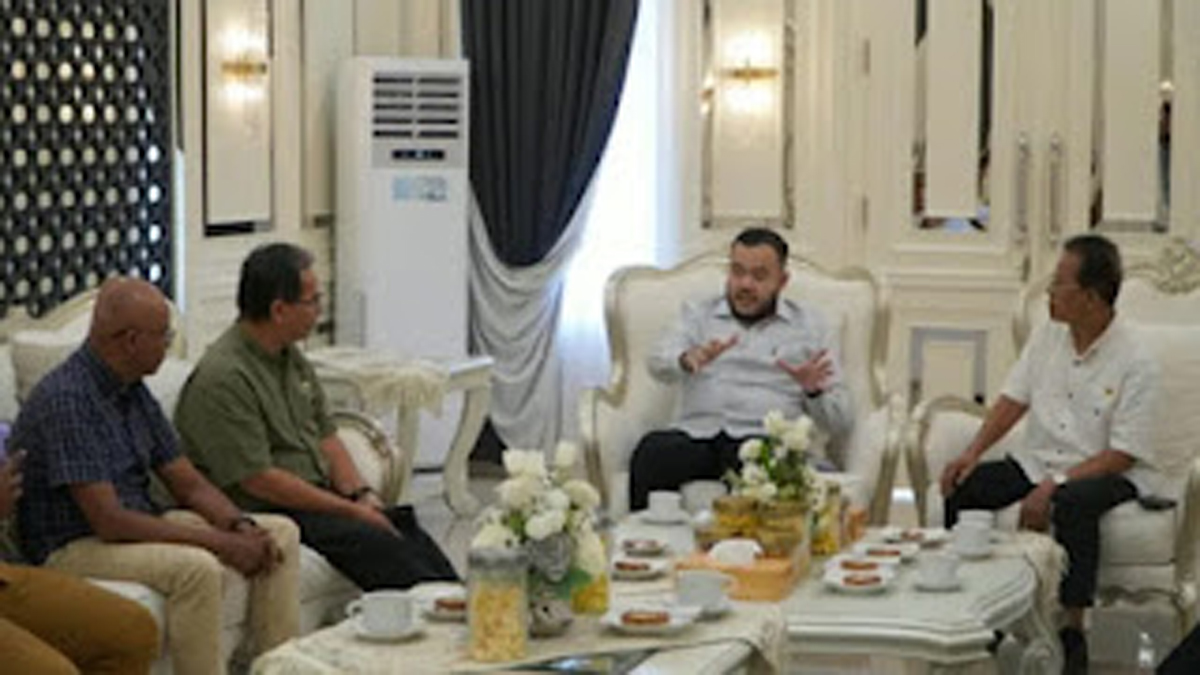Wali Kota Padang Fadly Amran menerima kunjungan pengurus