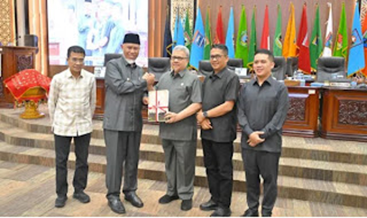 Gubernur Sumbar, Mahyeldi Ansharullah menyampaikan Nota Pengantar Rancangan Perubahan APBD Tahun Anggaran 2026