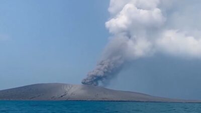 Gunung Anak Krakatau.