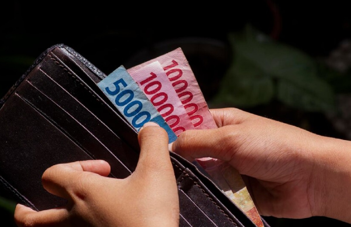 Nilai tukar rupiah terhadap dolar AS ditutup melemah pada akhir perdagangan hari ini.
