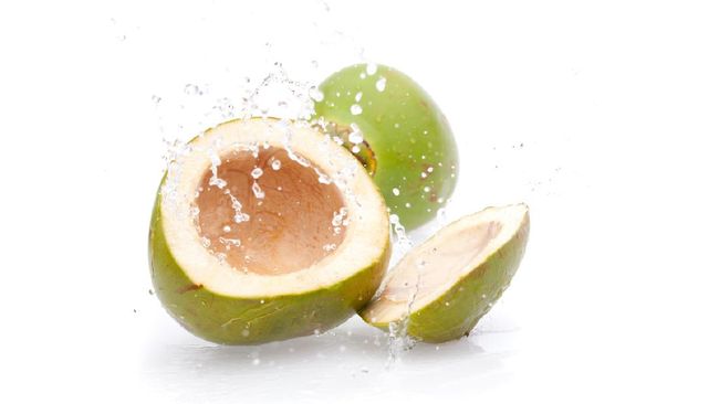 Mengandung elektrolit, air kelapa bisa menjaga keseimbangan cairan tubuh. Namun ketahui batas konsumsi minum air kelapa setiap hari agar aman.