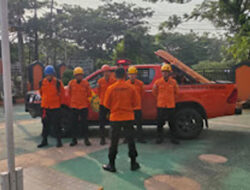 Pemancing Terjatuh di Tebing Bukit Lampu