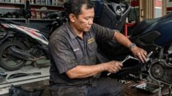 Kesalahan saat bongkar pasang motor bisa memicu berbagai kerusakan, mulai dari baut slek, kebocoran oli hingga komponen cepat aus.
