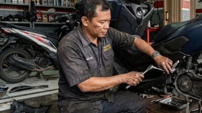 Kesalahan saat bongkar pasang motor bisa memicu berbagai kerusakan, mulai dari baut slek, kebocoran oli hingga komponen cepat aus.