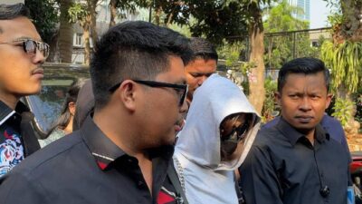 Korban Betrand Peto di Polda Metro Jaya usai memberikan klarifikasi.