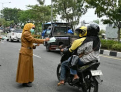 Udara Padang Sangat Tidak Sehat, Warga Diberi Masker