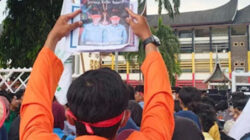 Demo Hari Tani oleh BEM SB di Kantor Gubernur Sumatera Barat.