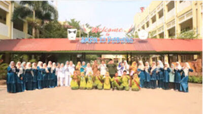 Penilaian verifikasi lapangan di salah satu sekolah peserta lomba.