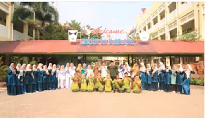 Penilaian verifikasi lapangan di salah satu sekolah peserta lomba.