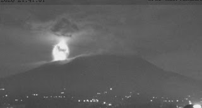 Letusan Besar Marapi Terekam CCTV, Bukittinggi Hujan Abu.