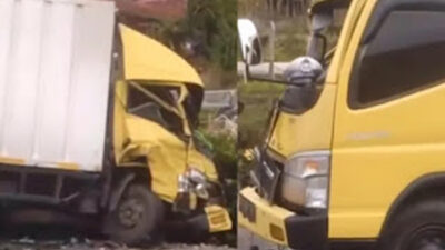 Kecelakaan yang melibatkan dua truk terjadi di Jalan Lintas Padang-Payakumbuh.