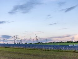 Perempuan Makin Didorong Jadi Penggerak Transisi Energi Bersih di Indonesia