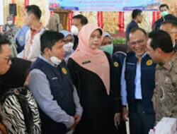 Wamenkes Tinjau Skrining TBC dan CKG di Padang