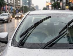 Wiper Mobil Menyala Sendiri? Ini Penyebabnya