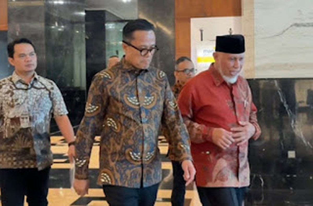 Gubernur Sumbar Mahyeldi Ansharullah dengan Chief Operating Officer (COO) Danantara Dony Oskaria di Wisma Danantara, Jakarta, Kamis (3/9/2026).