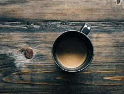 Sering Biarkan Kopi Dingin? Ini Makna di Balik Kebiasaan Itu