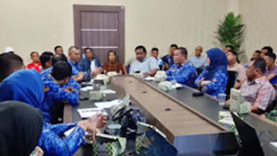 Rapat koordinasi membahas kesiapan kontingen Pesisir Selatan.