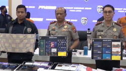 Polda Jatim membongkar sindikat penipuan.