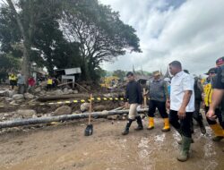 Temui Pengungsi Korban Banjir Bandang di Solok, Wapres Pastikan Keselamatan dan Kebutuhan Warga Terpenuhi