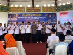 Ketua PWI Sumbar Resmi Melantik Drs. Raunis Roni Sebagai Ketua PWI Kota Solok 2026–2029
