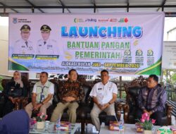 Wali Kota Zulmaeta Serahkan Bantuan Beras CPP untuk 14.020 Keluarga di Payakumbuh
