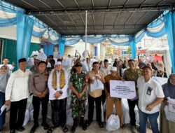 FIFGROUP Pos Gunung Tua Berbagi Sembako untuk Masyarakat
