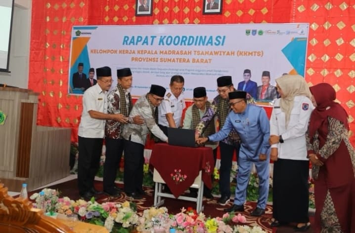 Rakor KKMTs Sumbar di MTsN 2 Payakumbuh, Wako Zulmaeta : Madrasah Harus Jadi Benteng Moral dan Spiritual di Era Digital
