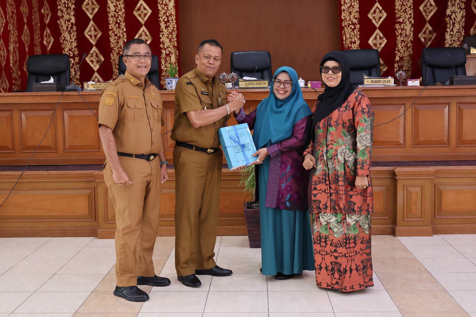 Pemko Payakumbuh Sampaikan RAPBD 2027 Rp789,21 Miliar, Wako Zulmaeta Tekankan Pembangunan Inklusif, Tepat Sasaran, Penguatan SDM dan Ekonomi Masyarakat