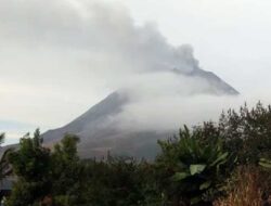 Gunung Sinabung Kembali Bergejolak, Ratusan Warga Kuta Tengah Tinggalkan Rumah