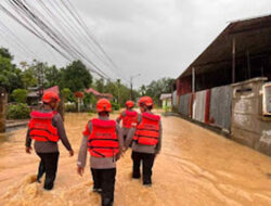 Banjir Rendam Tiga Kecamatan di Kota Padang