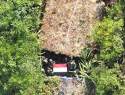 Satgas Damai Cartenz Temukan 559 Selongsong Peluru dan Komponen Senjata di Honai Tersembunyi di Intan Jaya