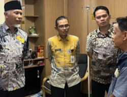 Gubernur Sumbar Jenguk Ketua MUI Korban Kebakaran Kapal