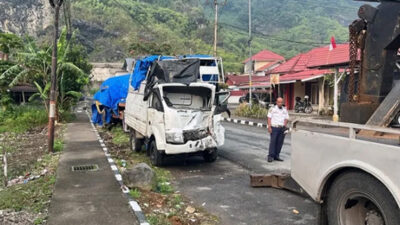 Kecelakaan beruntun terjadi di Jalan Raya Bukittinggi-Padang Panjang