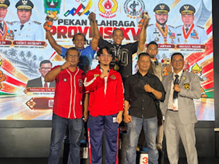Padang Juara Umum Binaraga, Borong 4 Emas, 1 Perak, 4 Perunggu.