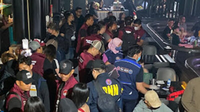 Bareskrim dan BNN menggerebek kelab malam di kawasan Pantai Indah Kapuk.