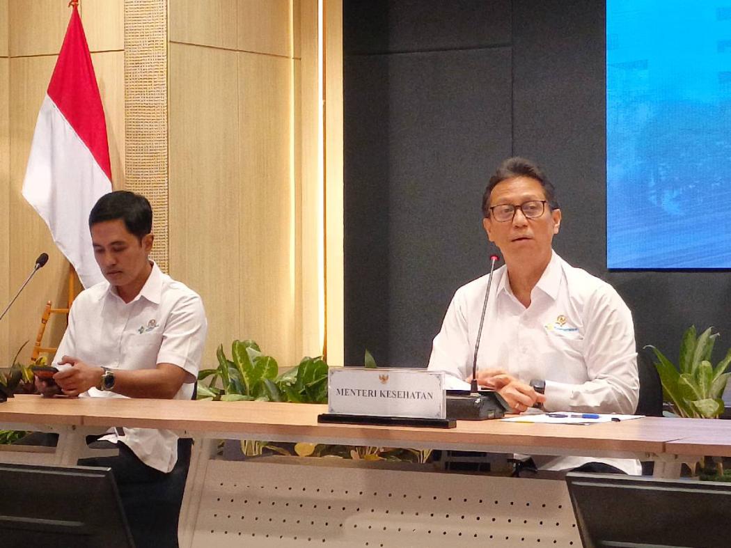 Menkes Budi mengingatkan masyarakat terdampak asap karhutla agar di rumah saja.