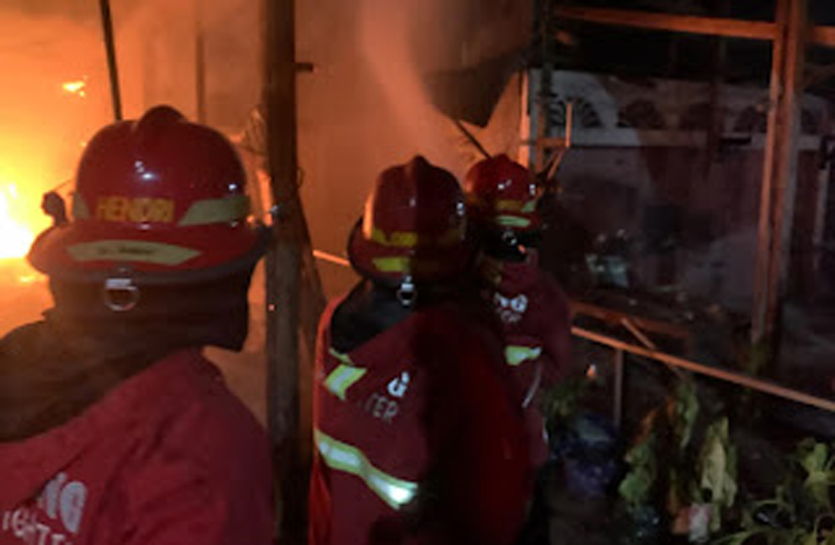 Kebakaran di Kuranji Padang Hanguskan Rumah, Depot dan Bentor