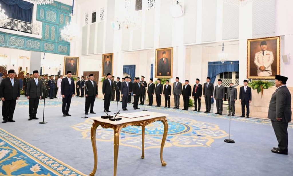 Presiden RI Prabowo Subianto melantik empat wakil menteri negara Kabinet Merah Putih dalam sisa masa jabatan periode tahun 2024–2029 di Istana Negara, Jakarta, Kamis (15/10/2026).