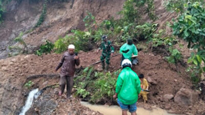 Tanah Longsor Kembali Putus Akses di Palembayan.